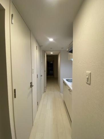 whiteroom